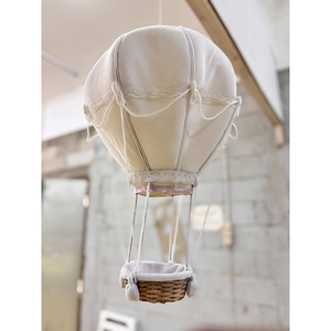 Decoración de pared con globos blancos para muebles de guardería, hechos a mano en Indonesia - Product Image 1