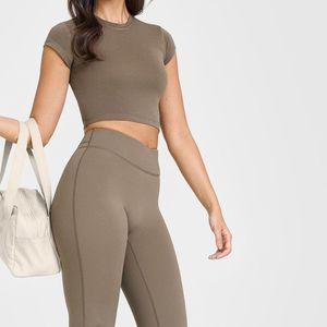 T-shirts courts personnalisés pour femmes avec logo – Vêtements de sport, tenues de gym, yoga, entraînement – T-shirts ajustés de haute qualité – Vente en gros, fournisseur OEM - Product Image 4