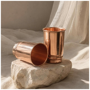Gobelet artisanal en cuivre pur, gobelet à boire en cuivre gravé de motifs floraux, pour les bienfaits ayurvédiques pour la santé, gobelet en cuivre gravé de luxe - Product Image 4
