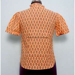 เสื้อเชิ้ตคอเต่าผู้หญิง ดีไซน์โบโฮสวยงาม ตกแต่งกระดุมเก๋ไก๋ ทรงสวยสง่า ใส่สบาย พิมพ์ลายดอกไม้ แขนสั้น ผ้าฝ้าย 100% - Product Image 6