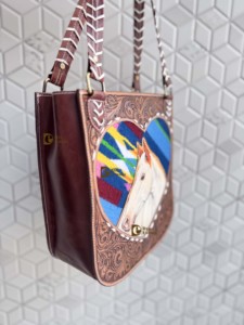 Bolso de cuero hecho a mano con apliques de caballo, estilo vintage, con correa para el hombro, para mujer, para uso diario. - Product Image 3