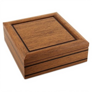 Étui à cigares de voyage compact en bois de qualité supérieure, conçu pour une manipulation pratique et une protection fiable des cigares haut de gamme - Product Image 1