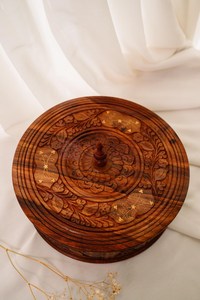 Hand-Carved Wooden Roti <b>Box</b> <b>with</b> <b>Lid</b>: Rustic Kitchen <b>Decor</b> - Product Image 5