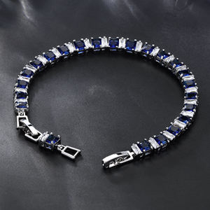 Bracelet tennis carré vert plaqué or délicat pour femme, bracelet en cristal, bijou à maillons, cadeau très prisé - Product Image 1