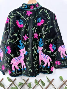 Veste Suzani en velours noir de qualité supérieure, brodée de fleurs, avec motif cerf, manches longues, col montant, faite à la main, style bohème, pour l'automne - Product Image 5