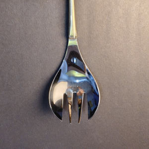 Fourchette à salade de luxe en acier inoxydable, design branche dorée avec feuilles, artisanale, durable et écologique - Product Image 3