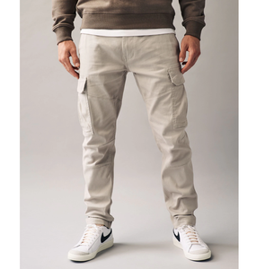 Pantalon cargo homme en sergé de coton technique, coupe ajustée, braguette zippée, taille mi-haute, anti-boulochage, infroissable, en coton biologique, design utilitaire, vente en gros usine - Product Image 4