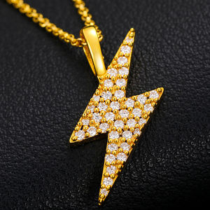 Colgante de Rayo Chapado en Oro de 18K con Incrustaciones de Diamantes de Imitación, Estilo Hiphop, Joyería de Moda Unisex, Regalo - Product Image 1