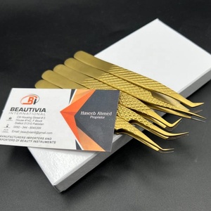 Pince à épiler d'extension de cils en acier inoxydable avec logo personnalisé, pointe en fibre de plasma dorée, pince à cils à forte prise en main avec pointe pointue - Product Image 1