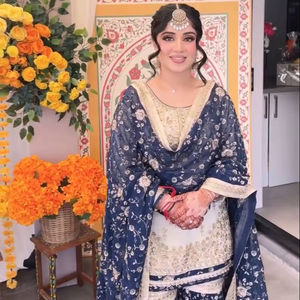 Ensemble Sharara en Faux Georgette Lourd avec Broderie et Sequins, Haut à Manches Longues et Pantalon Palazzo à Taille Élastique - Product Image 1