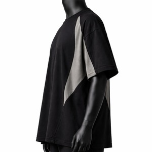เสื้อยืดคอกลมแขนสั้นทรงปกติสำหรับผู้ชาย ผ้าเจอร์ซีย์คอตตอน 100% ดีไซน์สีตัดต่อแบบถัก ระบายอากาศได้ดี สวมใส่สบาย สีดำ สีเทา ดีไซน์เรียบง่าย - Product Image 4