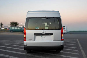 Toyota Hiace 3.5L gasolina, 15 asientos, modelo 2026, transmisión automática, en buen estado. - Product Image 6