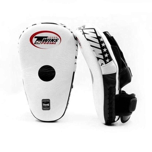 นวมซ้อมมวยคู่ รุ่น Twin Boxing Focus Mitts ทนทาน ป้องกันการกระแทก เหมาะสำหรับทุกฤดูกาล ผลิตจากหนัง PU ยาง และโฟม EVA ระบายอากาศได้ดี รุ่น AI-FP-740 - Product Image 2