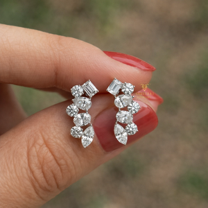 Pendientes de Oro Sólido de 18K con Esmeralda Redonda y Diamante Cultivado en Laboratorio de Corte Fantasía Ovalado Mixto para Mujer, Joyería de Lujo, Regalo para la Amorosa - Product Image 1