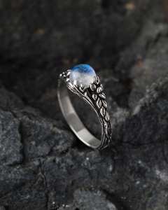 Anillo de Plata de Ley con Piedra Lunar, Anillo de Compromiso con Diseño de Corteza de Árbol, Joyería Inspirada en la Naturaleza, Anillo con Hoja de Vid, Regalo para Novia - Product Image 3