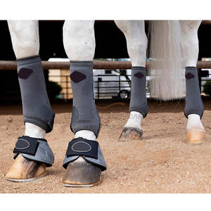 Bottes de brossage pour chevaux au design unique et tendance, fabrication professionnelle, logo personnalisé - Product Image 4