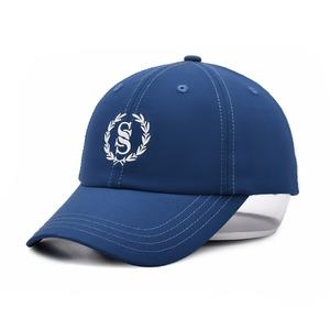 Gorras de Béisbol Personalizadas con Logotipo Bordado en 3D, 5 Paneles, Deportivas, 100% Algodón, Dos Tonos, Color Escarlata, Cierre a Presión, 30.º Aniversario, Lona Común - Product Image 1