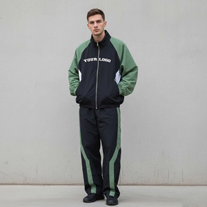 Ensemble coupe-vent vintage personnalisé à panneaux, survêtement streetwear oversize, tenue de sport rétro légère, ensembles en nylon de qualité supérieure - Product Image 1