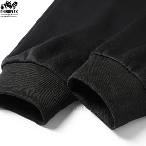 Conjunto Deportivo Personalizado Unisex de Invierno con Capucha, Color Negro Sólido, con Paneles, de Secado Rápido, Transpirable, Ligero, con Cremallera Completa - Product Image 6