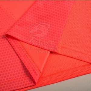 Tenues de football en gros avec logos et couleurs personnalisés, conçues pour les écoles, les clubs et les équipes professionnelles - Product Image 4