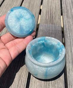 Pot de rangement en résine fait main par un designer avec couvercle pour la cuisine, la salle de bain, la décoration de la maison, le thé, le café, les bonbons, organisateur multifonctionnel - Product Image 3