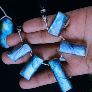 Pierre précieuse de labradorite de qualité supérieure |   Pierre de labradorite naturelle percée sur le côté |   Color Play 10-25mm 100g |   Fournitures pour la fabrication de colliers | - Product Image 3