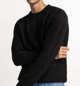 Pull en mohair noir pour homme, coupe ajustée, col rond, manches longues, jacquard à lettres, personnalisable avec logo, vente en gros - Product Image 1