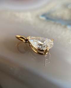 Collar con Colgante de Diamante Cultivado en Laboratorio con Corte Pera de Lujo, Oro Sólido de 14k/18k, Platino, Certificado IGI, Cadena Solitaria, Venta al Por Mayor - Product Image 4