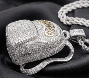 Colgante de moissanita chapado en rodio de plata de ley 925 con diseño de mochila Hiphop, joyería personalizada con letras para hombre, regalo unisex para fiestas - Product Image 4
