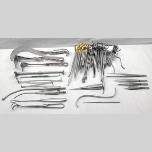 Juego de 50 Piezas de Hemostatizadores Aesculap, Tijeras, Portaagujas, Pinzas, Retractores - Product Image 1