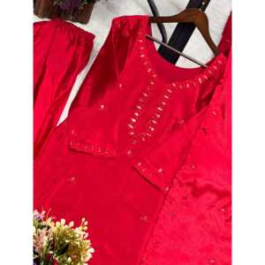 Bel ensemble brodé pour femmes pour les fêtes Vêtements élégants en satin et dentelle - Product Image 4