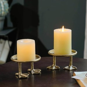 Ensemble de bougeoirs à pattes en laiton - Artisanat de luxe doré en gros - Product Image 3