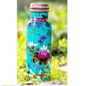 Bouteille d'eau en cuivre pur de la plus haute qualité, disponible en différents styles, idéale pour l'hôtel, la maison et la cuisine, bouteille en cuivre unique - Product Image 6