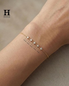 Pulsera Delicada Personalizada de Oro Amarillo de 14k/18k con Diamantes Cultivados en Laboratorio con Corte Redondo VVS para Mujer - Product Image 2