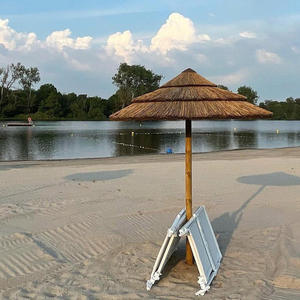 Sombrilla de Hojas de Palma Tropicales con Poste de Bambú Rústico - Parasol de 3 Niveles Tipo Tiki Hut para Jardín y Piscina - Product Image 2