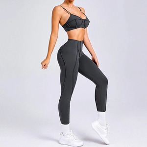 Nouveaux ensembles de yoga pour femmes, design tendance, tissus extensibles de haute qualité, fabrication de qualité supérieure, prix bas. - Product Image 1