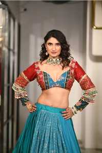 InCotton.M Lehenga Choli en coton mousseline à imprimé numérique de créateur, broderie à la main, dupatta en dentelle pour les occasions de fête et de mariage, Rajasthan - Product Image 1