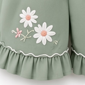 Ensemble tunique et short brodés vert sauge pour filles, tenue deux pièces pour enfants, vêtements décontractés à manches longues à motifs floraux, fournisseur en gros OEM - Product Image 4