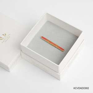 Pisacorbatas de Lujo con Ágata Roja y Baño de Oro de 18K para Hombre - Gema de Feng Shui Masculina |   KCVDADO002 |   Colección Tinh Vu - Product Image 2