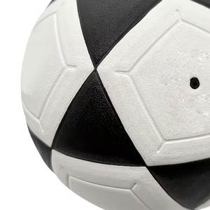 ลูกฟุตบอลดีไซน์แฟชั่นใหม่ล่าสุด คุณภาพสูง น้ำหนักเบา พร้อมสีสันและลวดลายที่ปรับแต่งได้ - Product Image 3