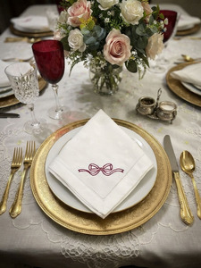 Vente en gros de serviettes de table brodées personnalisées avec nœud rouge Serviettes de table en coton blanc Serviettes en tissu ourlet Accueil Hôtel Événements de mariage - Product Image 5