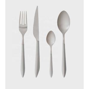 Ensemble de couverts de voyage en acier inoxydable de style moderne vente en gros à bas prix vente chaude avec poignée martelée complète étui poli argent - Product Image 2