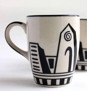 Elegante Taza de Café de Cerámica Beige con Diseño Floral, Acabado Brillante y Asa Cómoda para Uso en Casa, para Té o Café - Product Image 4