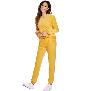 Conjunto de chándal de terciopelo personalizado de gran venta para mujer, de algodón, talla grande, con sudadera con cremallera y pantalón jogger, patrón liso, conjunto de 2 piezas de terciopelo. - Product Image 1