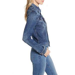 Veste en jean courte tendance pour femme avec bords effilochés - Product Image 3