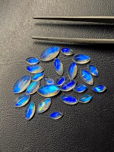 Pierre précieuse en vrac Cabochon Marquise en Pierre de Lune Arc-en-ciel Blanche 3x6mm/4x8mm/5x10mm, Changement de Couleur Naturel, Qualité Exceptionnelle et Rare - Product Image 5