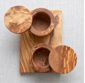 Ensemble élégant de pots à sel et à poivre en bois avec couvercles, faits à la main, pour le rangement des herbes et épices de cuisine, finition naturelle durable, accessoire de cuisine. - Product Image 5