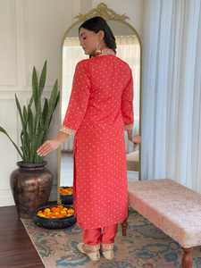 Conjunto de Kurti rojo recto de viscosa Chanderi de la mejor calidad para mujer, con pantalón y dupatta con estampado digital. - Product Image 4