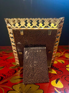 Cadre photo en métal artisanal, accent décoratif élégant par Tradebyd - Product Image 4