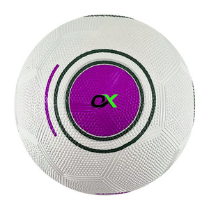 ลูกฟุตบอลคุณภาพสูงจากอ็อกซ์วา อินดัสทรีส์ สำหรับเล่นในร่มและกลางแจ้ง - Product Image 6